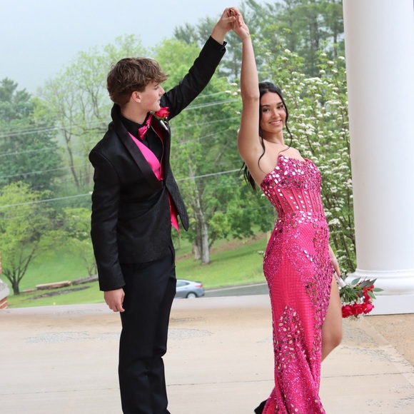 Elegant Pink Sequin Prom Dress - Picture 1 of 2